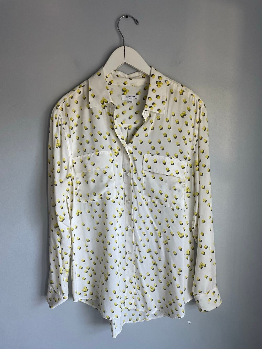 Equipment 100% Silk Button up Blouse Top Shirt Tennis Whimsical Preppy Medium‎
